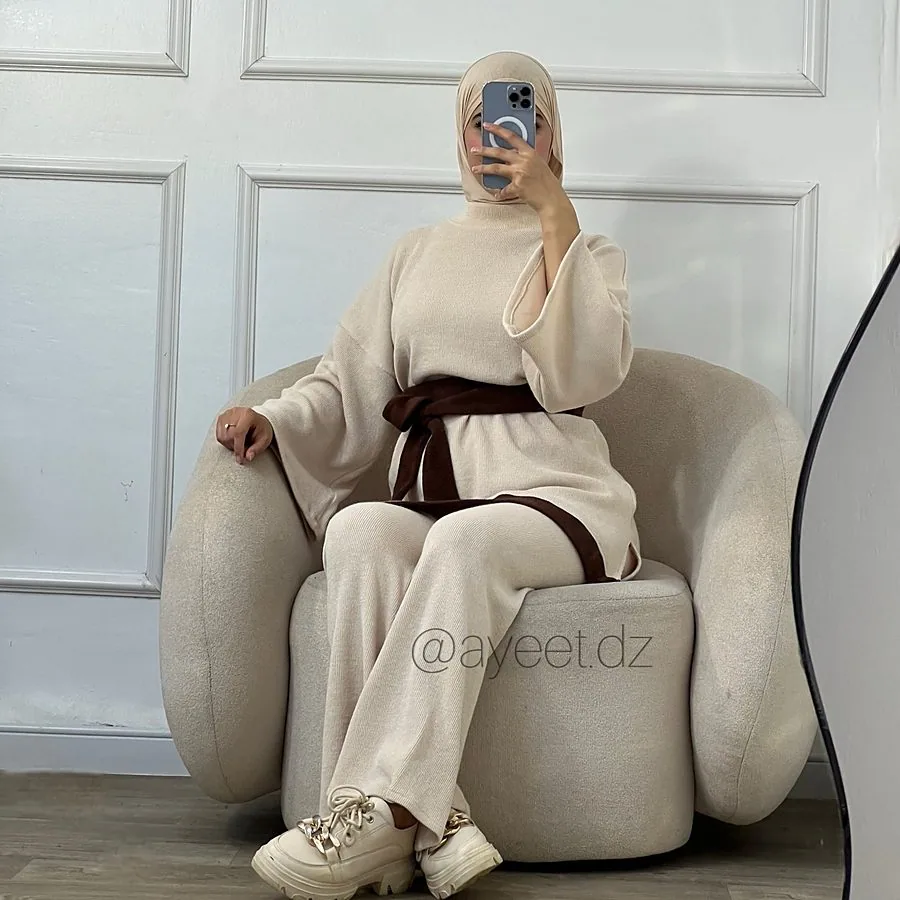 Ensemble AYA — Beige
